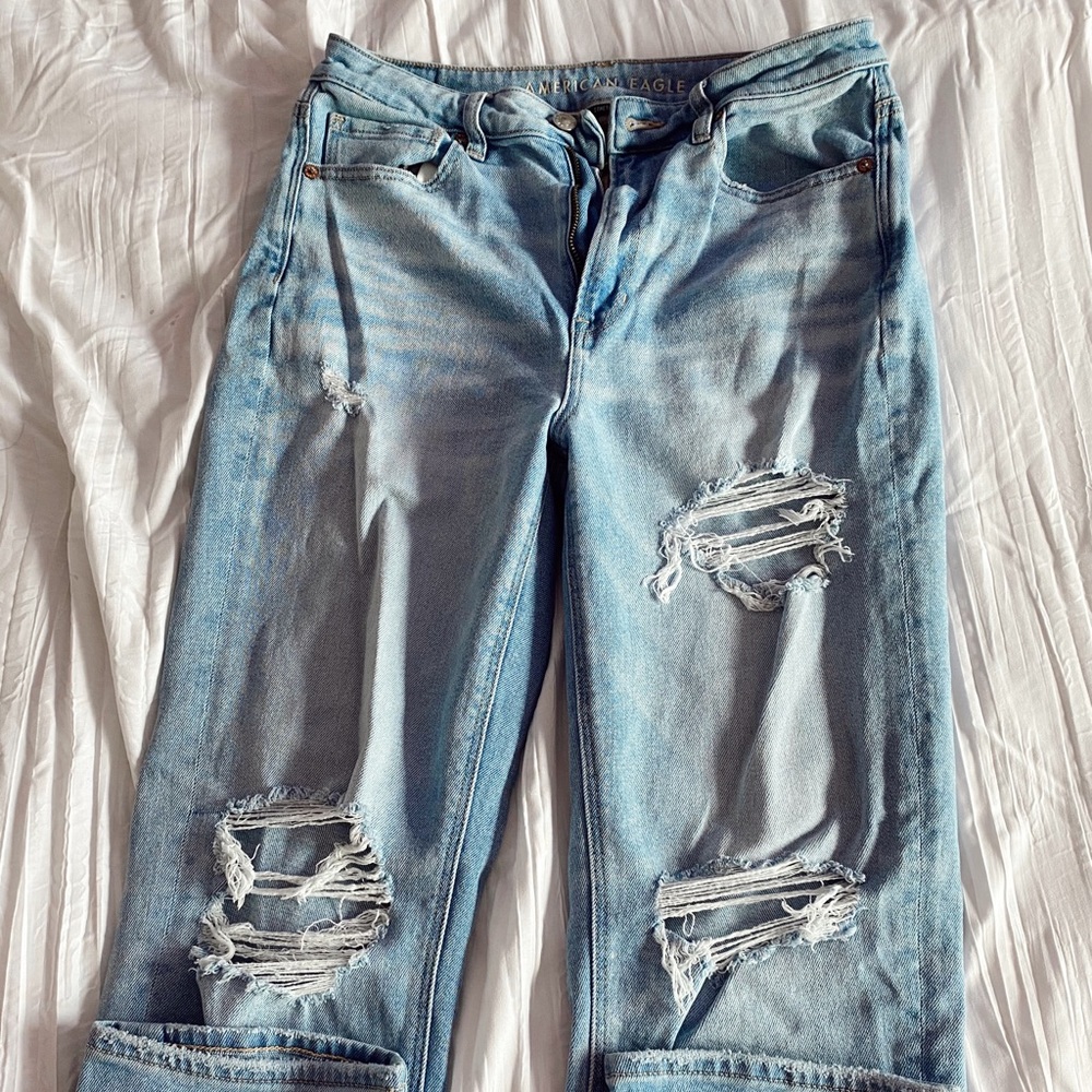 Comfy ripped Mom jeans Size US 8